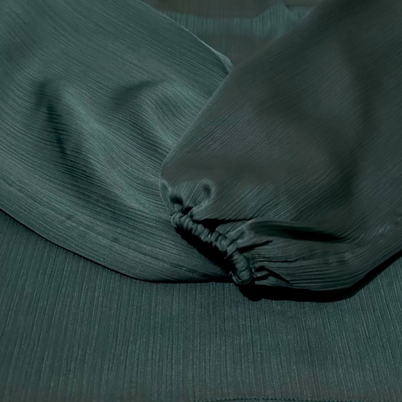 Emerald Green Blouse - Picture 3 of 3